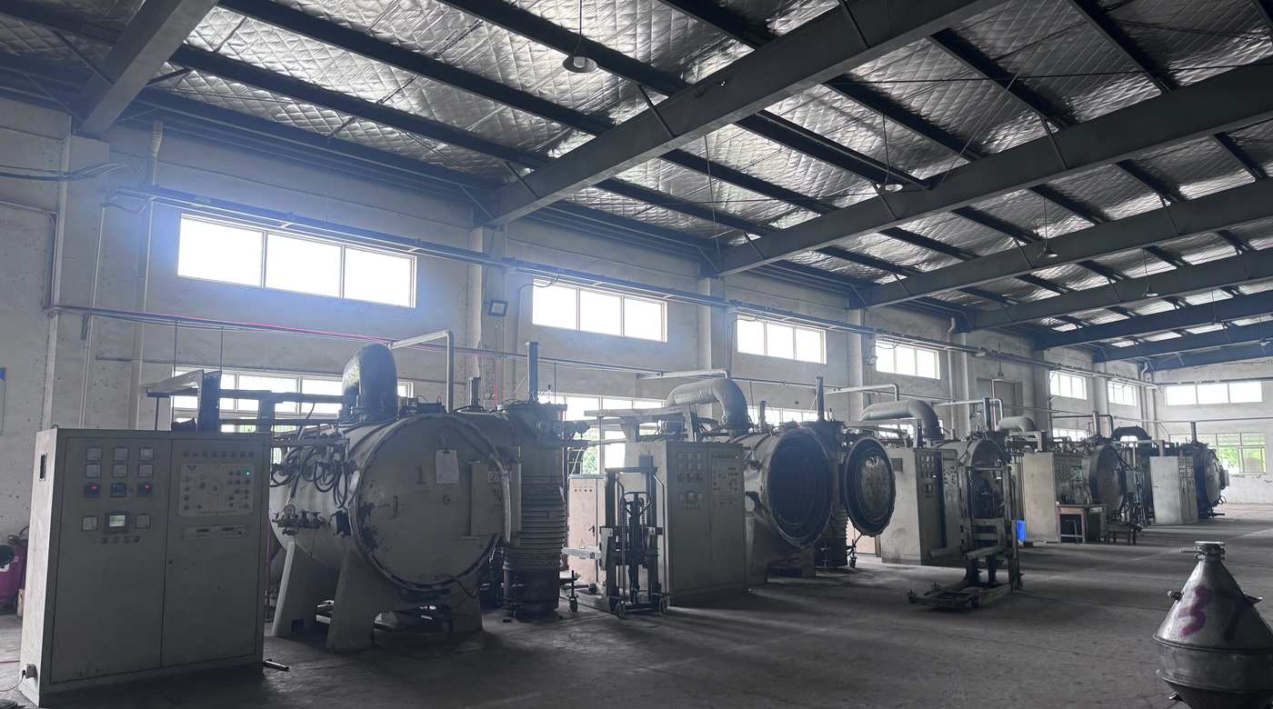Sintering furnace equipment in the ASTROMAGNET workshop